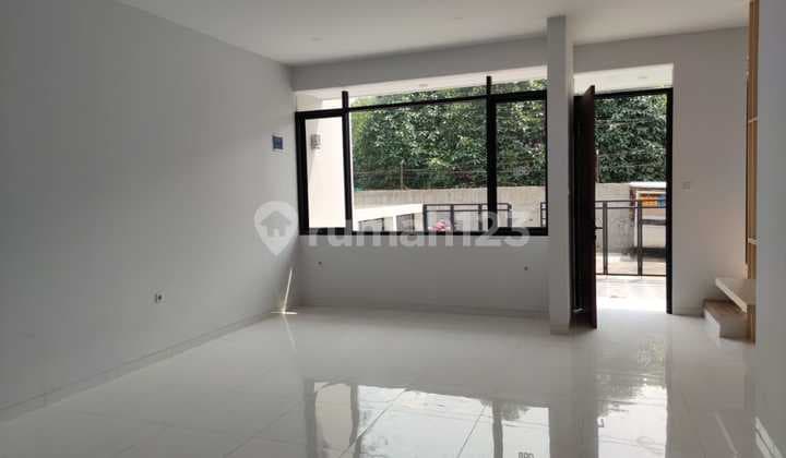 Rumah Baru 2 Lantai Modern Minimalis Lokasi Dekat Bandung Kota