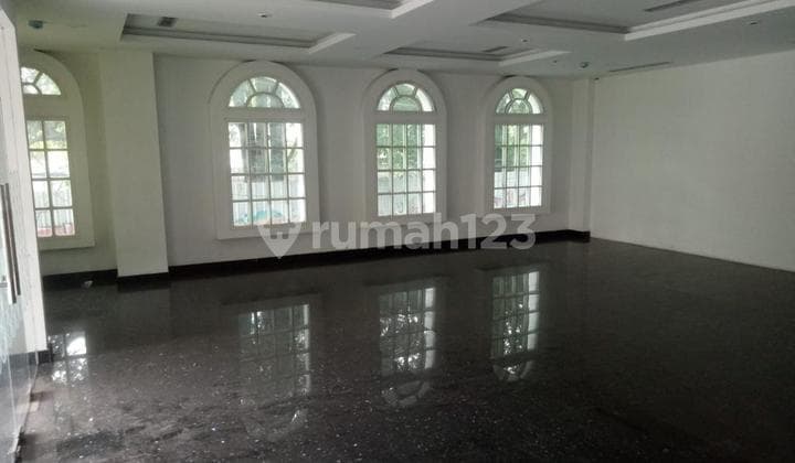 GEDUNG KANTOR 6 LANTAI MAINROAD ASIA AFRIKA BANDUNG