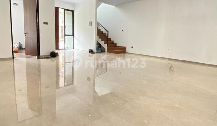 Rumah baru modern minimalis 2 lantai di Singgasana Pradana