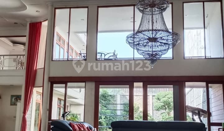 Rumah cocook untuk usaha dan kantor di mainroad Sukajadi, Bandung