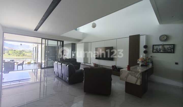 Rumah Mewah Premium View Danau Abadi di Kota Baru Parahyangan