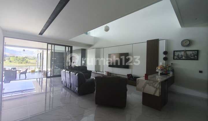 Rumah Mewah Premium View Danau Abadi di Kota Baru Parahyangan