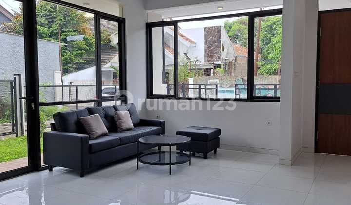 Rumah baru modern minimalis di Tengah kota dekat Mekar Wangi