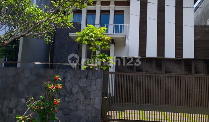 Rumah eksclusif sangat bagus dan terawat di Mekar Wangi, Bandung