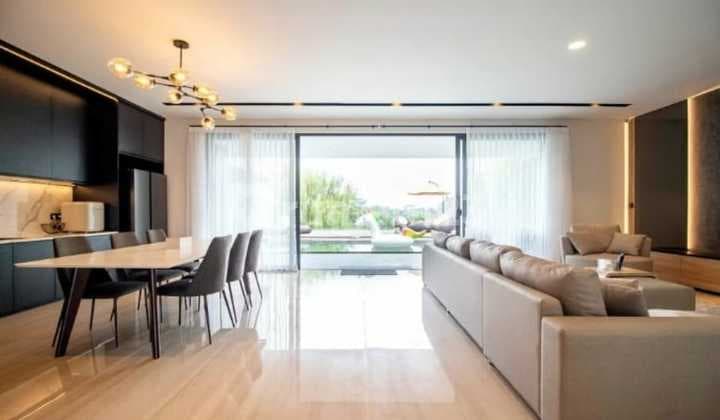 Cool and Luxurious House with Lake View in Kota Baru Parahyangan, Bandung