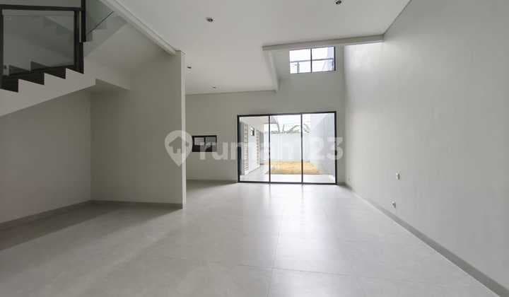 Rumah baru modern minimalis siap huni di Setra Duta, Bandung