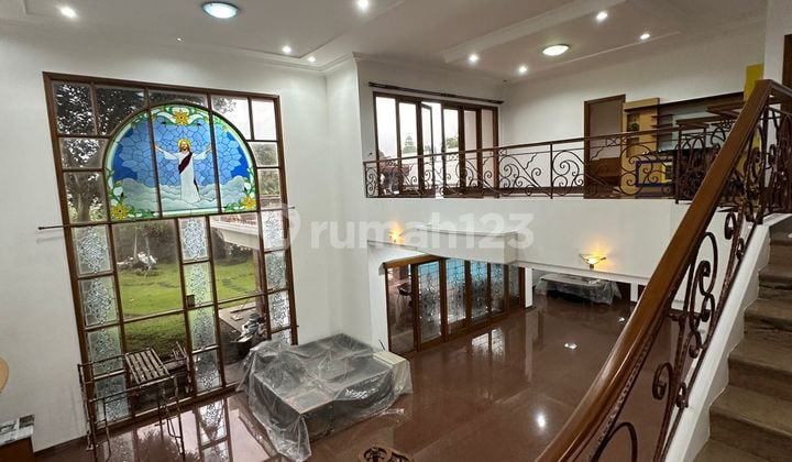 Rumah Mewah Sangat Kokoh dan Bagus di Setiabudi Regency, Bandung