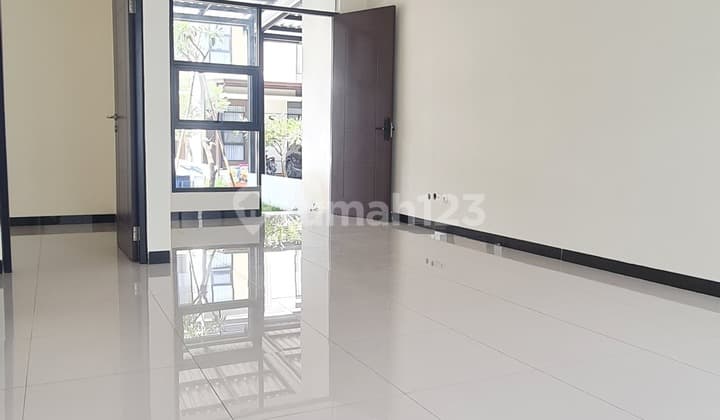 Rumah baru minimalis 2 lantai sangat keren di Taman Kopo Indah V