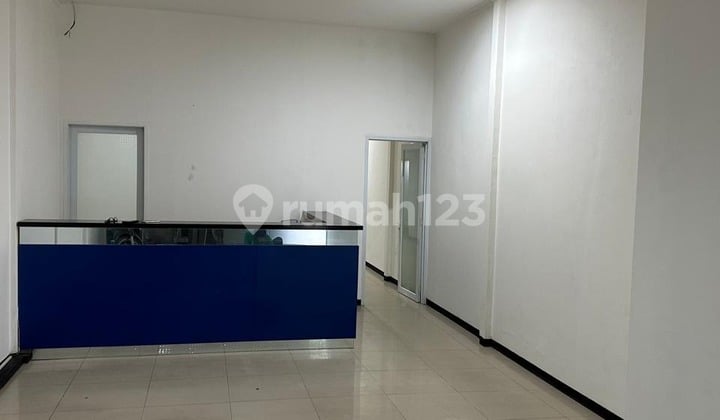 Ruko 3 lantai siap pakai di mainroad Karapitan, Bandung