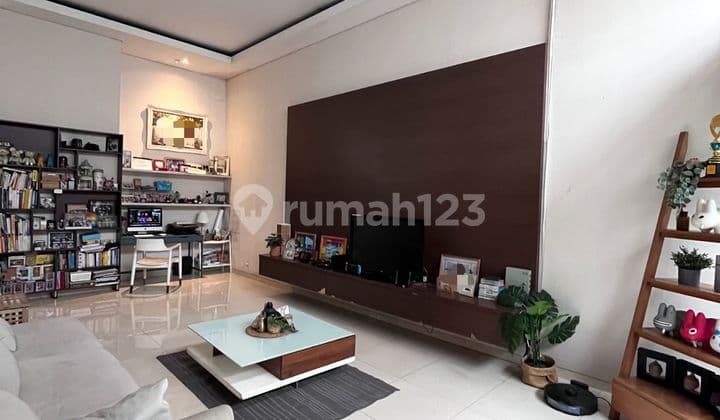 Rumah minimalis bagus dan jarang ada lokasi Sayap Riau, Bandung
