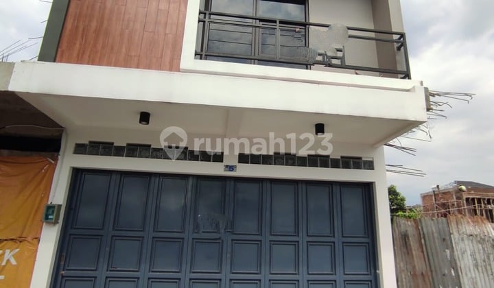 Ruko baru lokasi Strategis dan harga murah di mainroad Katapang