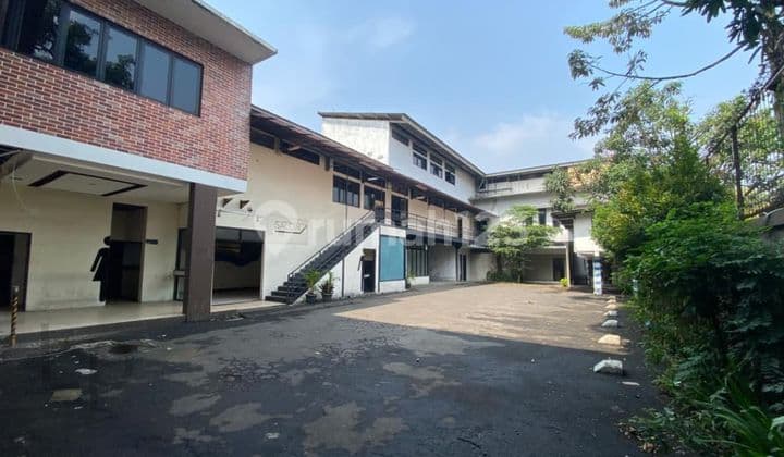 RUANG USAHA LUAS DAN LOKASI STRATEGIS DI PASIR KALIKI, BANDUNG