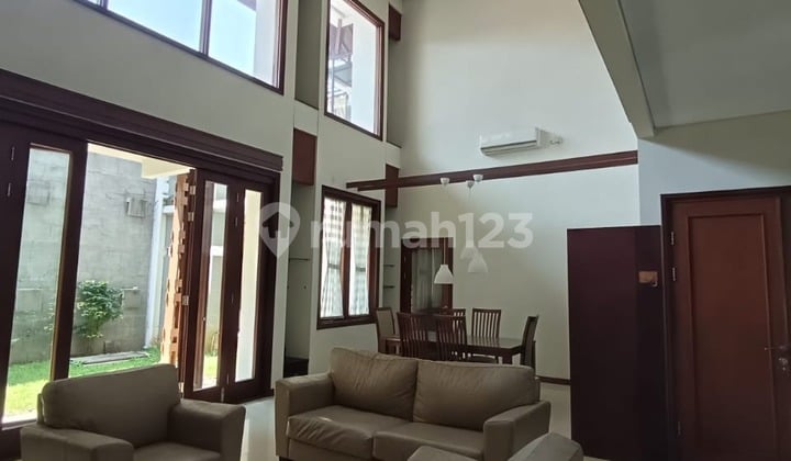 Rumah sangat terawat dan bagus siap huni di Setra Duta, Bandung