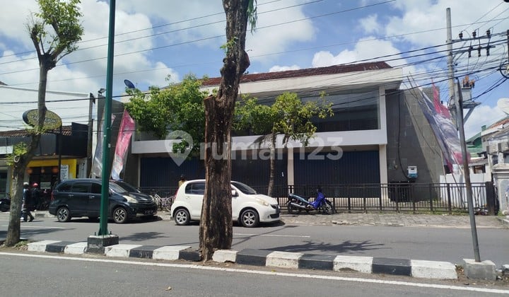 Disewakan Ruko Cocok untuk Usaha atau Kantor