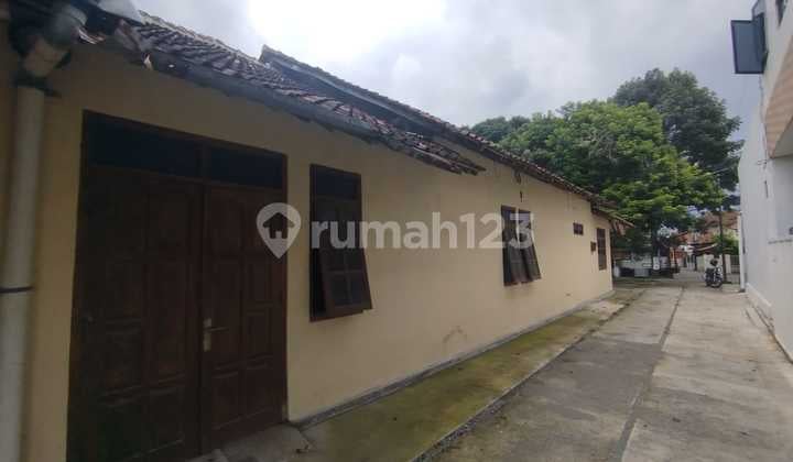 Rumah Cocok untuk Tempat Tinggal atau Kantor Utara Stadion Maguwoharjo