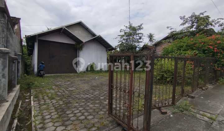 Gudang Akses Tronton Dekat Jalan Magelang