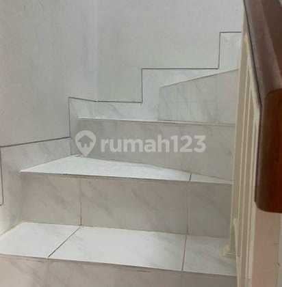 (JKT769) Dijual Rumah 2 Lantai Jl. Horizon Cluster Malibu Village