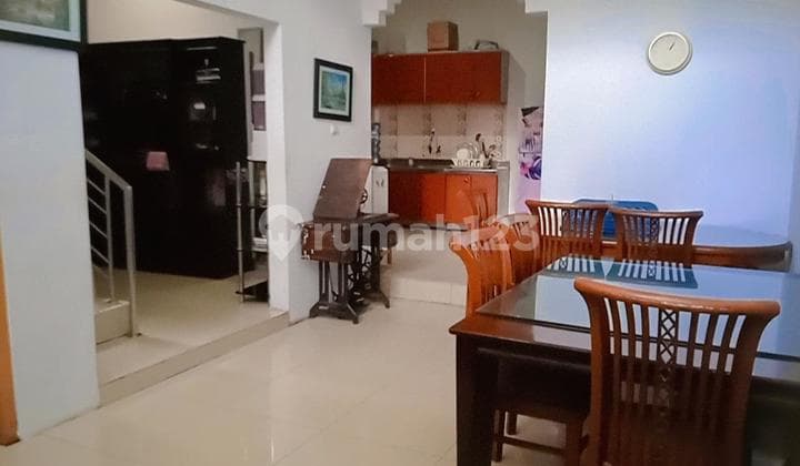 (RM171) Dijual Lokasi Strategis Rumah Hook 2 Lantai, Cimahi