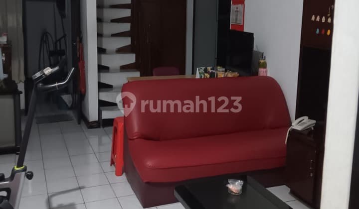 Rumah 2 Lantai Kondisi Bagus Ditengah Kota Hanya 10 Menit Ke TSM Bandung Rumah Semi Furnished Bagus SHM - Sertifikat Hak Milik di Cibangkong, Gatot Subroto