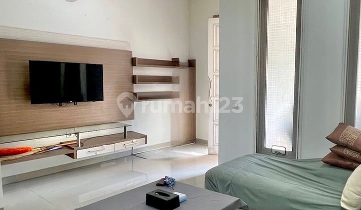 RUMAH BAGUS DI GADING SERPONG 2 LANTAI FULL FURNISH SIAP HUNI