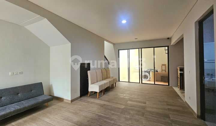 RUMAH DI BSD EMINENT 2 LANTAI SUDAH RENOV BAGUS BANGET SIAP HUNI