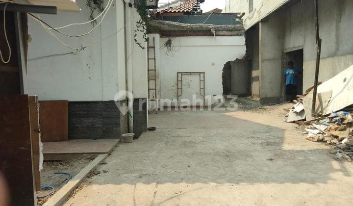 FOR SALE QUICKLY 390 SQM CERTIFICATED LAND IN EAST KEMANG, SOUTH JAKARTA