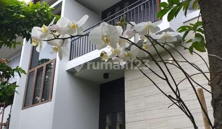 Dijual Rumah Hoek Semi Furnished Siap Huni di The Green BSD