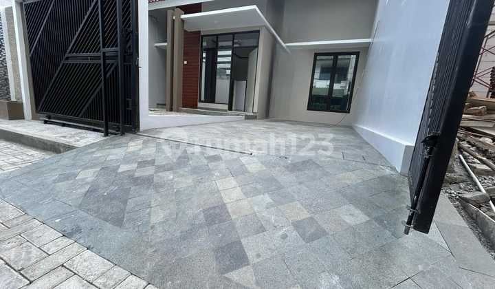 Rumah Bagus & Strategis, Kencanasari Timur-Surabaya