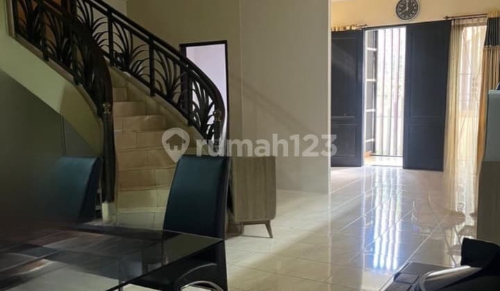 Rumah 2 Lantai Siap Huni, Darmo Bavarian-Surabaya