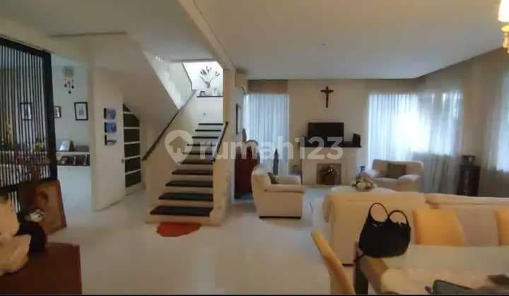 Rumah Strategis, Ngantong/hokki, bagus & Siap Huni, dekat raya HR Muhamad-Surabaya