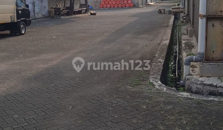 WELL-MAINTAINED SPARE PART WAREHOUSE @ LEGOK KARAWACI