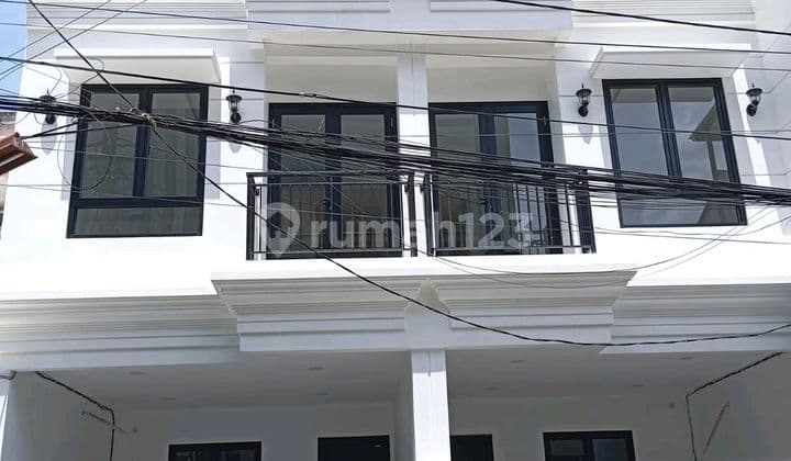 Dijual Rumah Baru 3Lt di Duri Kepa, Uk 4X14.75m2, Harga Rp 2.29M.