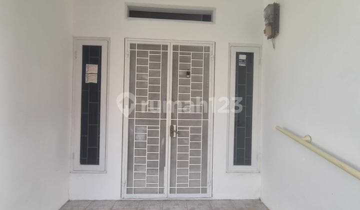 Dijual Rumah 2Lt di Jl. Anggrek Garuda, Uk 5.25X17m2, Hrga Rp 1.8M.