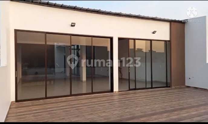 Disewa Ruko 2Lt+Rooftop di Kembangan, Uk 9X23m2, Hrga Rp 300Jt/Th.