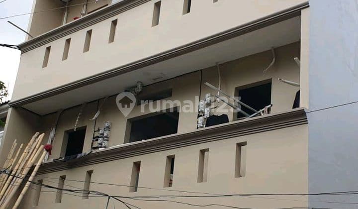 For Sale New 5-Storey Boarding House in Tanjung Duren, 56 Rooms, Land Size 8x17.3m², Price Rp 10 Billion.