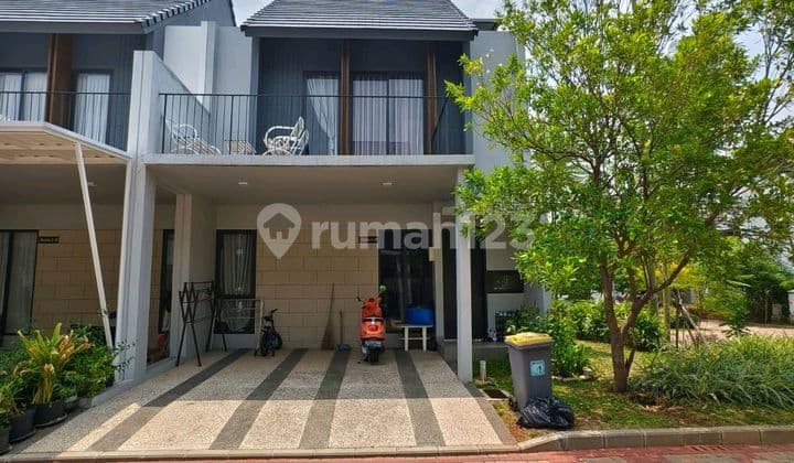 House for Sale with Hook in Metland Cakung Cluster