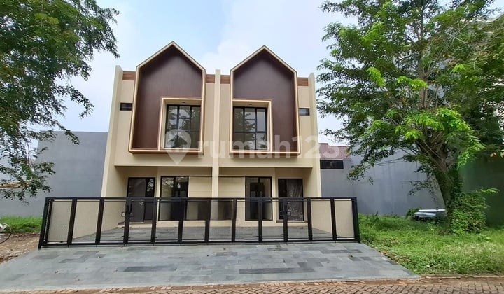 Rumah 2 Lantai Lokasi Strategis Dekat Akses Jalan Tol