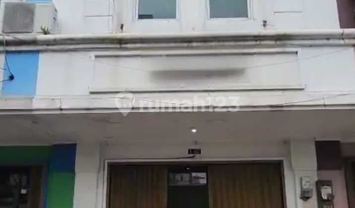 For Rent: 3-Storey Shop House Near Serpong Toll Road