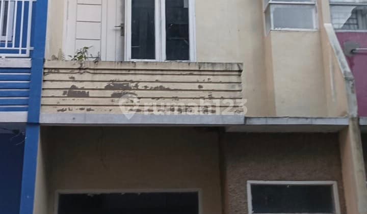 Town House Adam Malik