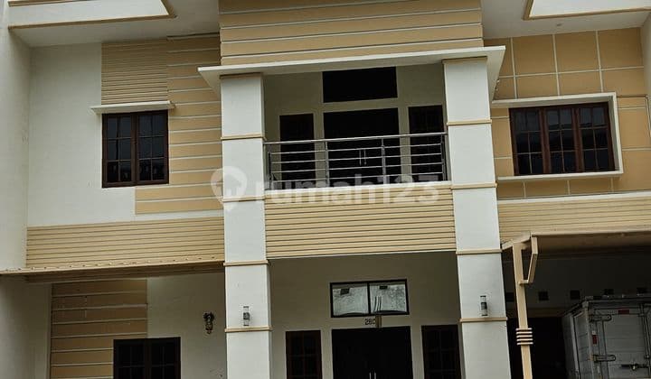 Villa Rajawali Cemara Asri