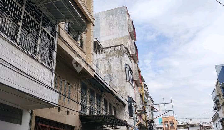 Ruko Sekitaran Bandung, Surabaya Siap Huni