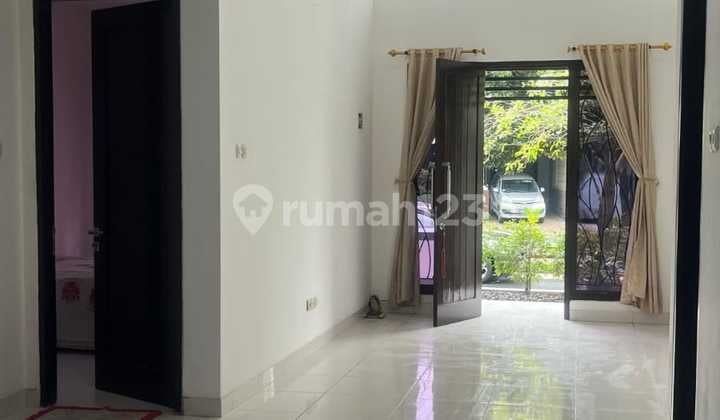 Dijual Rumah Siap Huni di Graha Raya, Semi Furnished, SHM