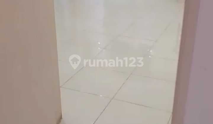 Dijual Rumah 2 Lantai Siap Huni di The Spring Starling Gading Serpong, SHM, Unfurnished, Timur
