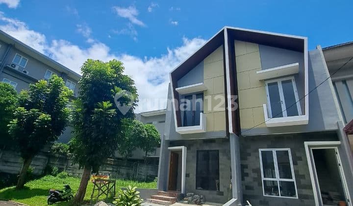 For Sale 2-Story House with SHM Certificate, Bonus Kitchen Set, in Kencana Loka Extension