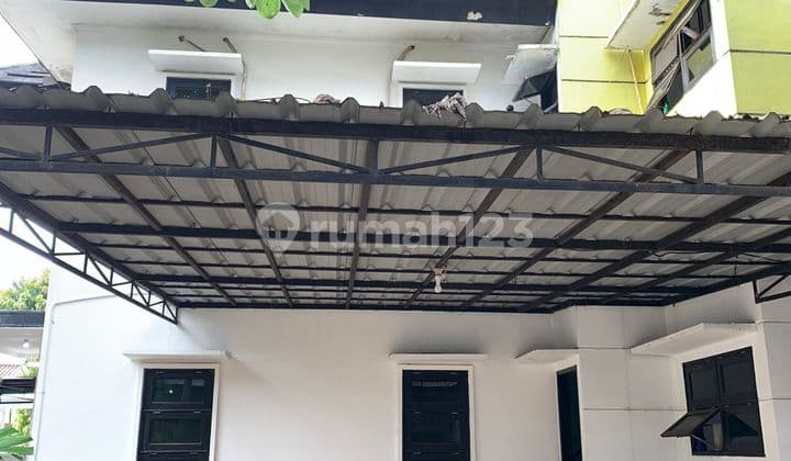 For Sale: Corner Boarding House, Safe and Lively Location in Kencana Loka