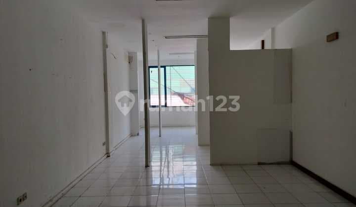 Disewakan Lantai 2, 3 4 di Ruko Puri Tirta Puri Kencana, Jakarta Barat.