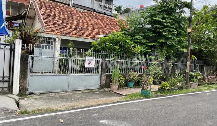 Turun Harga Dijual Rumah Hitung Tanah di Roxy, Jak-Pus, Jarang Ada.
