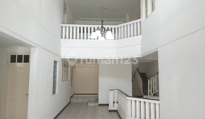 Rumah Strategis di Cideng, 2 Lantai - Jakarta Pusat