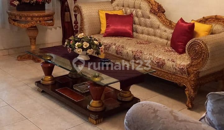 Dijual Rumah 2 Lantai 6 Kamar Tidur Lt 250 M2 di Pondok Bambu Jakarta Timur