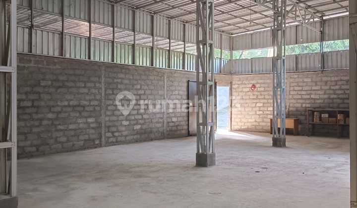 Ready-to-Use Warehouse for Sale at a Low Price, Suitable for Logistics Distribution in Magelang, Central Java